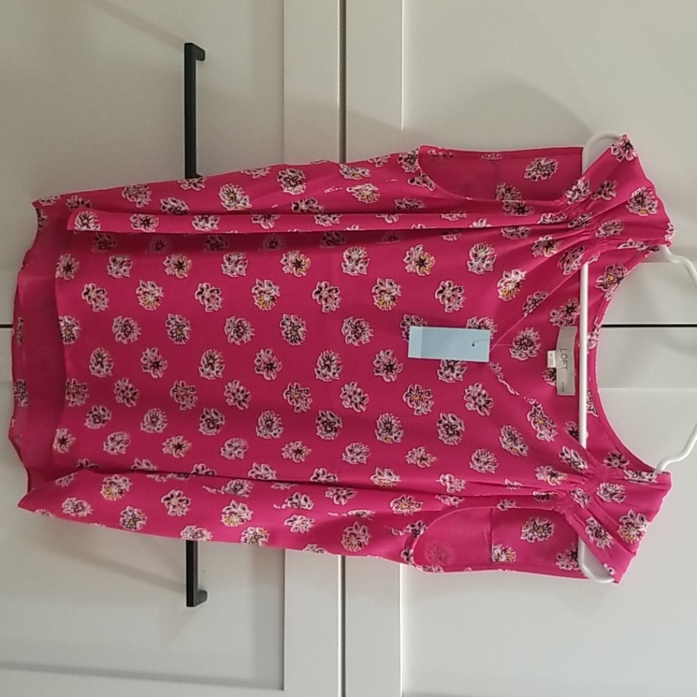 NWT Loft Petites Pink Bloom Top